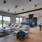 Aquarius Villa Pula