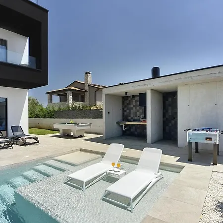 Villa Aquarius *